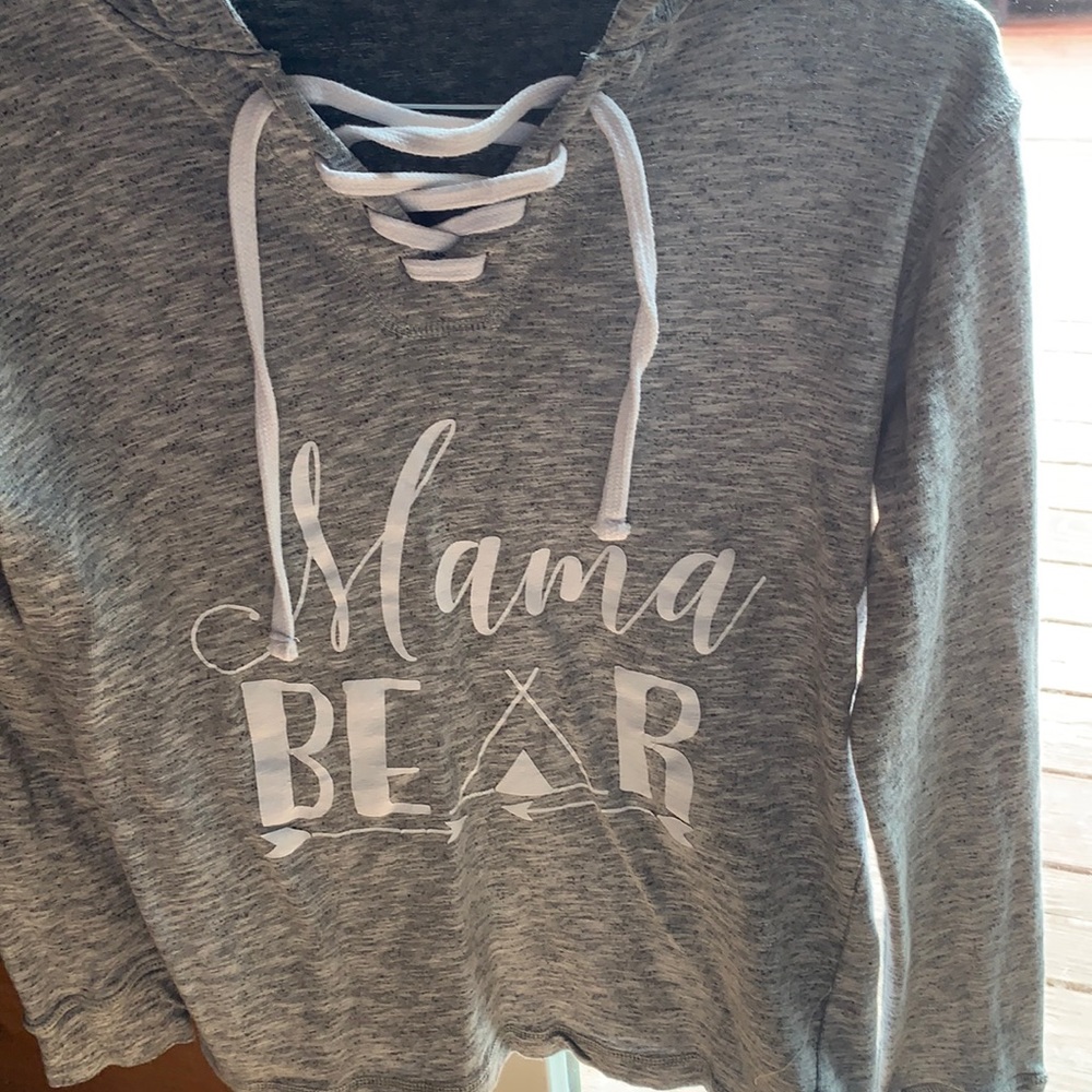 Mama bear gray hoodie tie Vneck EUC